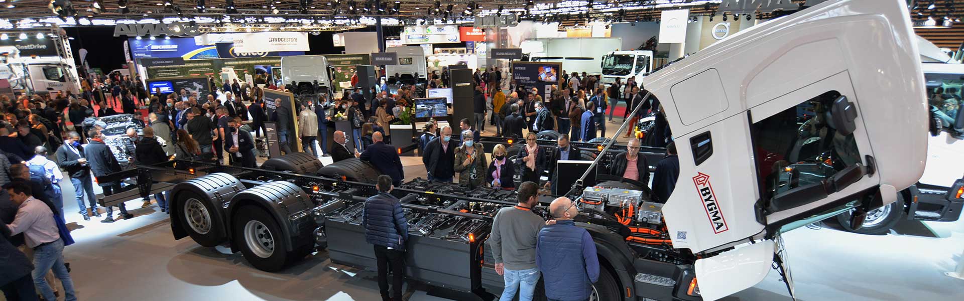 Exposition de camion au salon SOLUTRANS